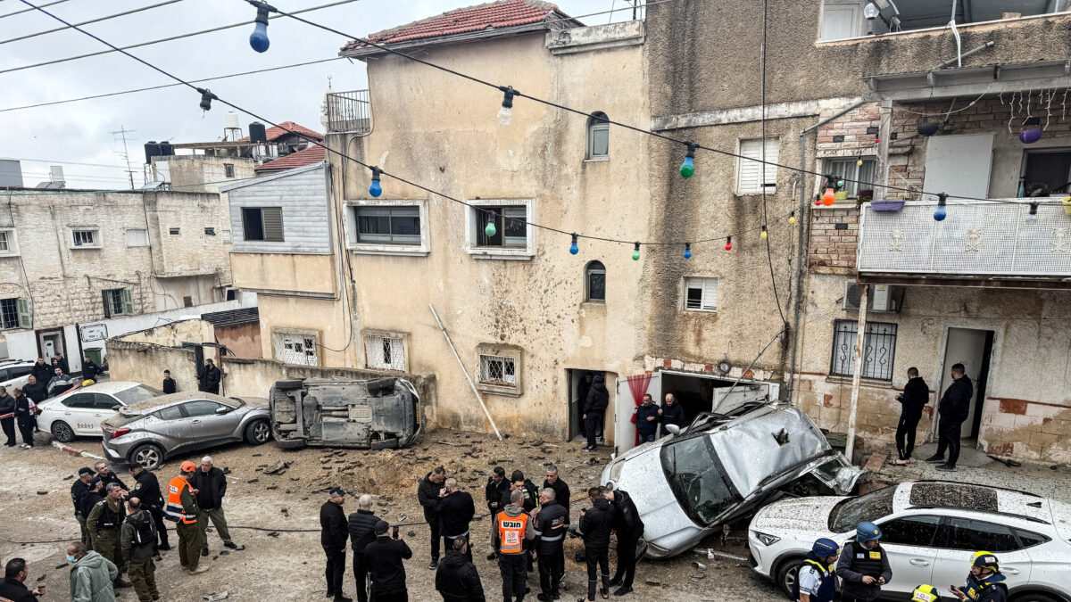 Συντρίμμια μετά από χτύπημα στο Ισραήλ