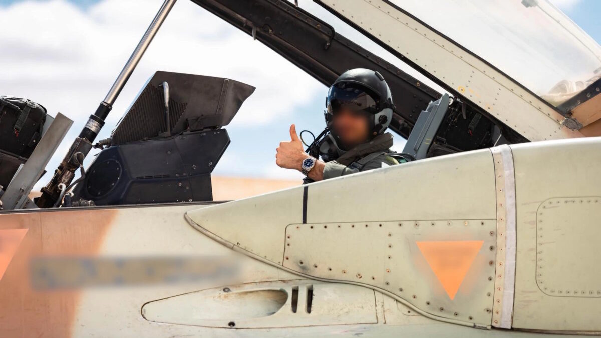 Ισραηλινός πιλότος πριν απογειωθεί για αποστολή στο Ιράν