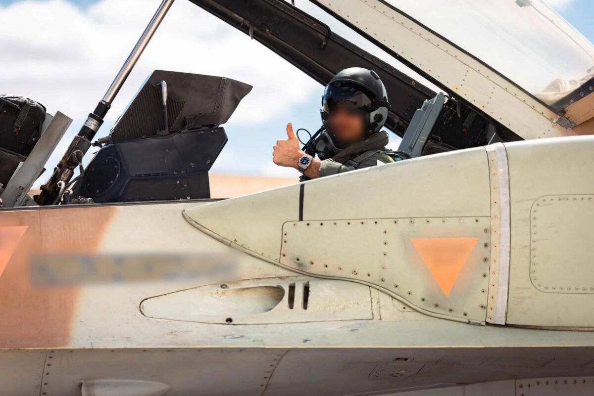 Ισραηλινός πιλότος πριν απογειωθεί για αποστολή στο Ιράν