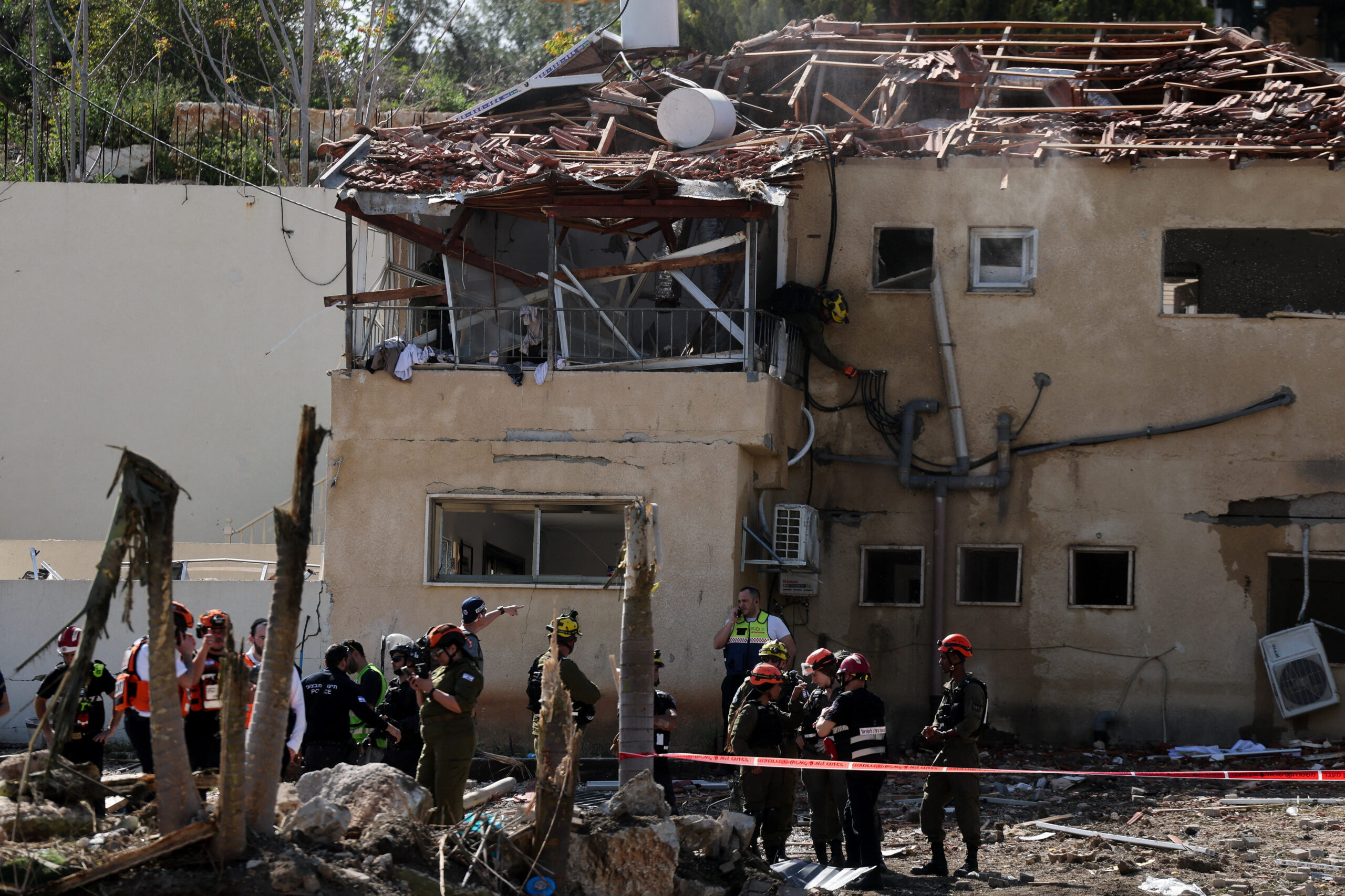 The impact site following Iranian missile barrages as the U.S.-Israeli conflict with Iran continues, in central Israel REUTERS/Ammar Awad
