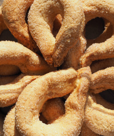 traditional torcetti biscuits (aka torcet) from Piedmont, Italy baked food
