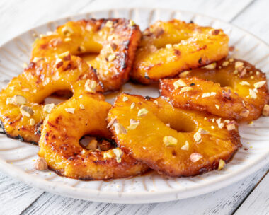 Ψητός ανανάς με ρούμι