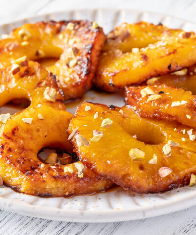 Ψητός ανανάς με ρούμι