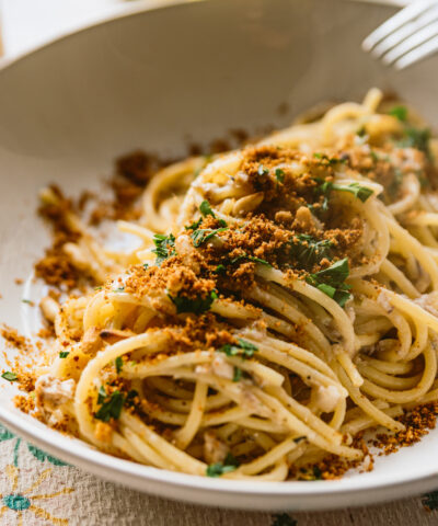 Ταχινομακαρονάδα με ξηρούς καρπούς