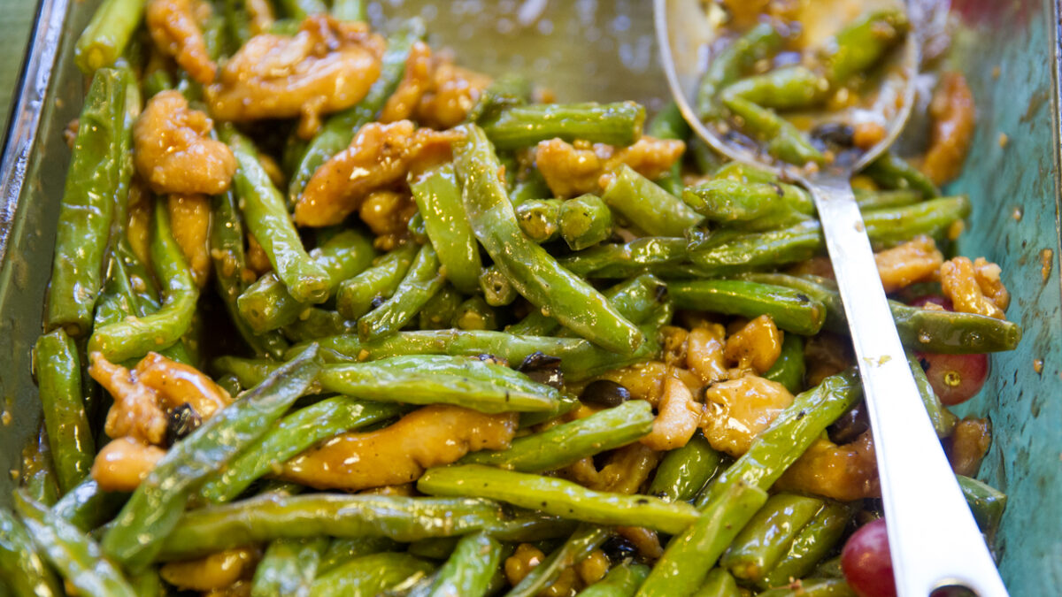 Ζεστή σαλάτα με φασολάκια