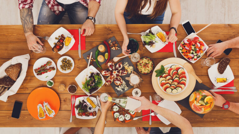 Φασολάδα λεμονάτη, μπακαλιάρος σκορδαλιά και σπαγγέτι με κάπαρη και ελιές για το τραπέζι μας την επόμενη εβδομάδα