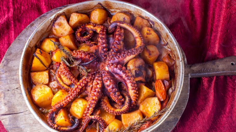 Χταπόδι με πατάτες