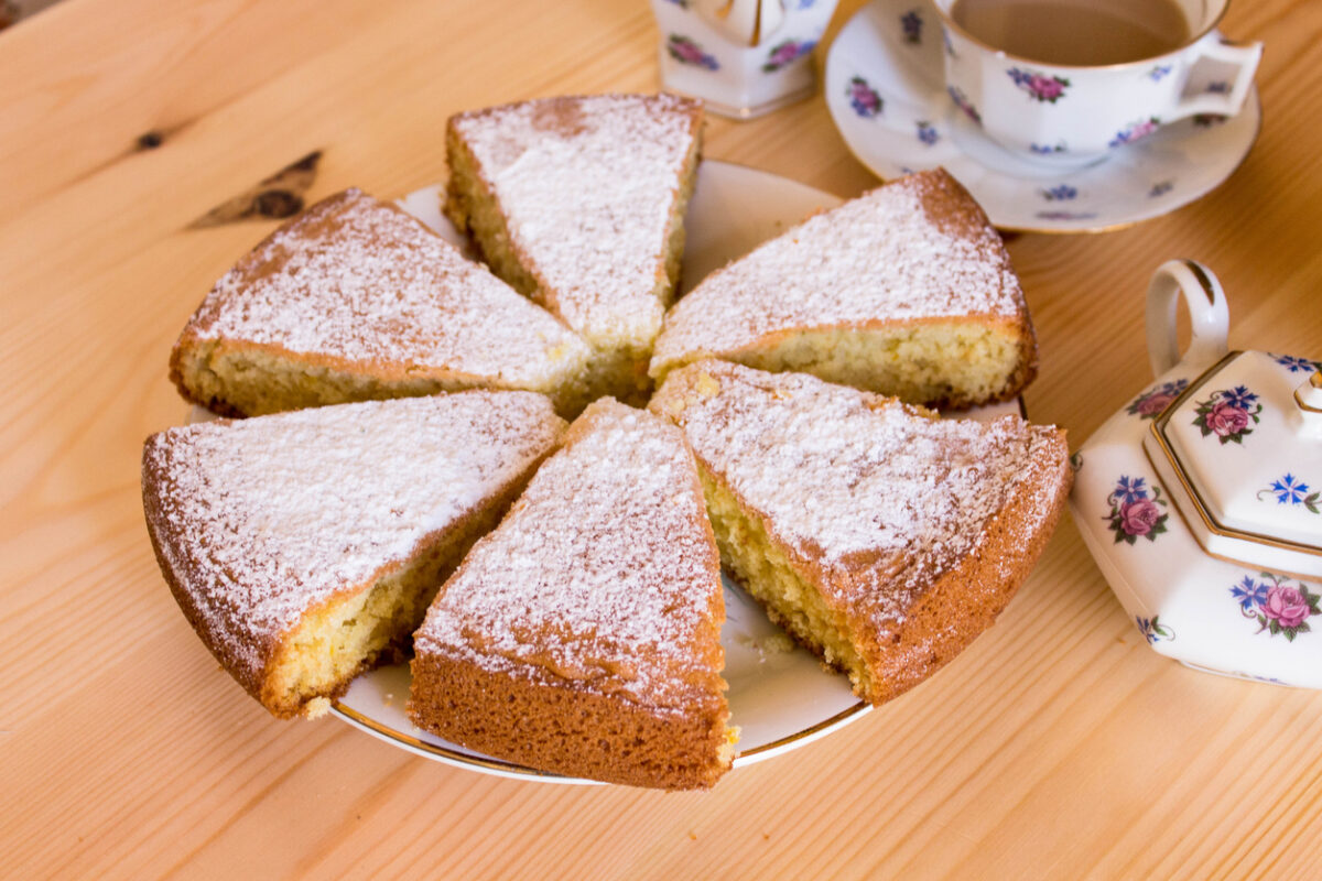 Κέικ νηστίσιμο με αρώματα τσουρεκιού