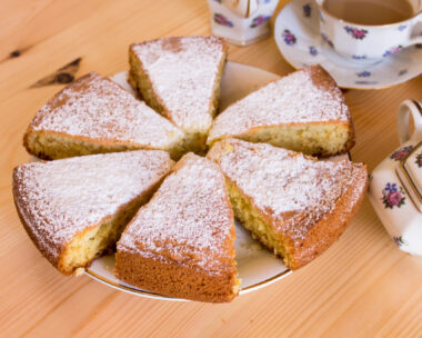 Κέικ νηστίσιμο με αρώματα τσουρεκιού