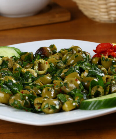 Σαλάτα με πράσινες ελιές