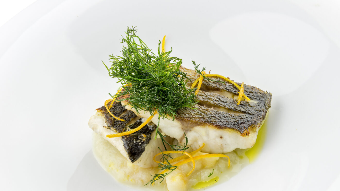 Φιλέτα ψαριού με φινόκιο και πορτοκάλι