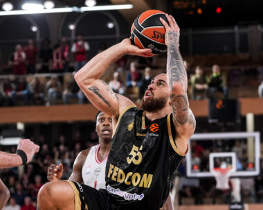 Ο Μάικ Τζέιμς