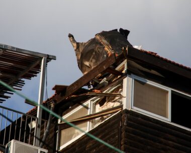 Τεράστιο κομμάτι από πύραυλο έπεσε σε σπίτι στην Ιερουσαλήμ