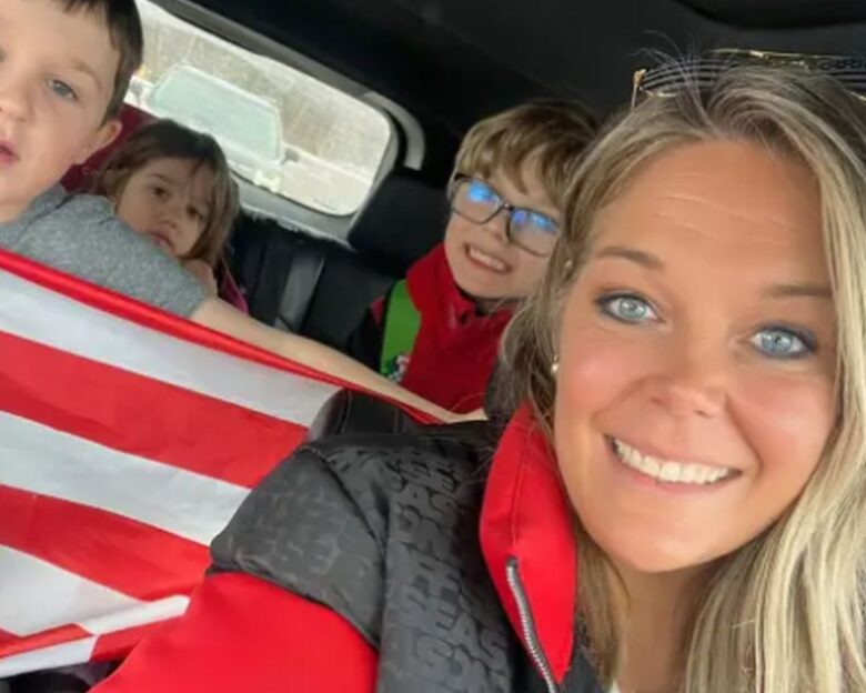 Η Τζέσι Πιρς με τα τρία της παιδιά