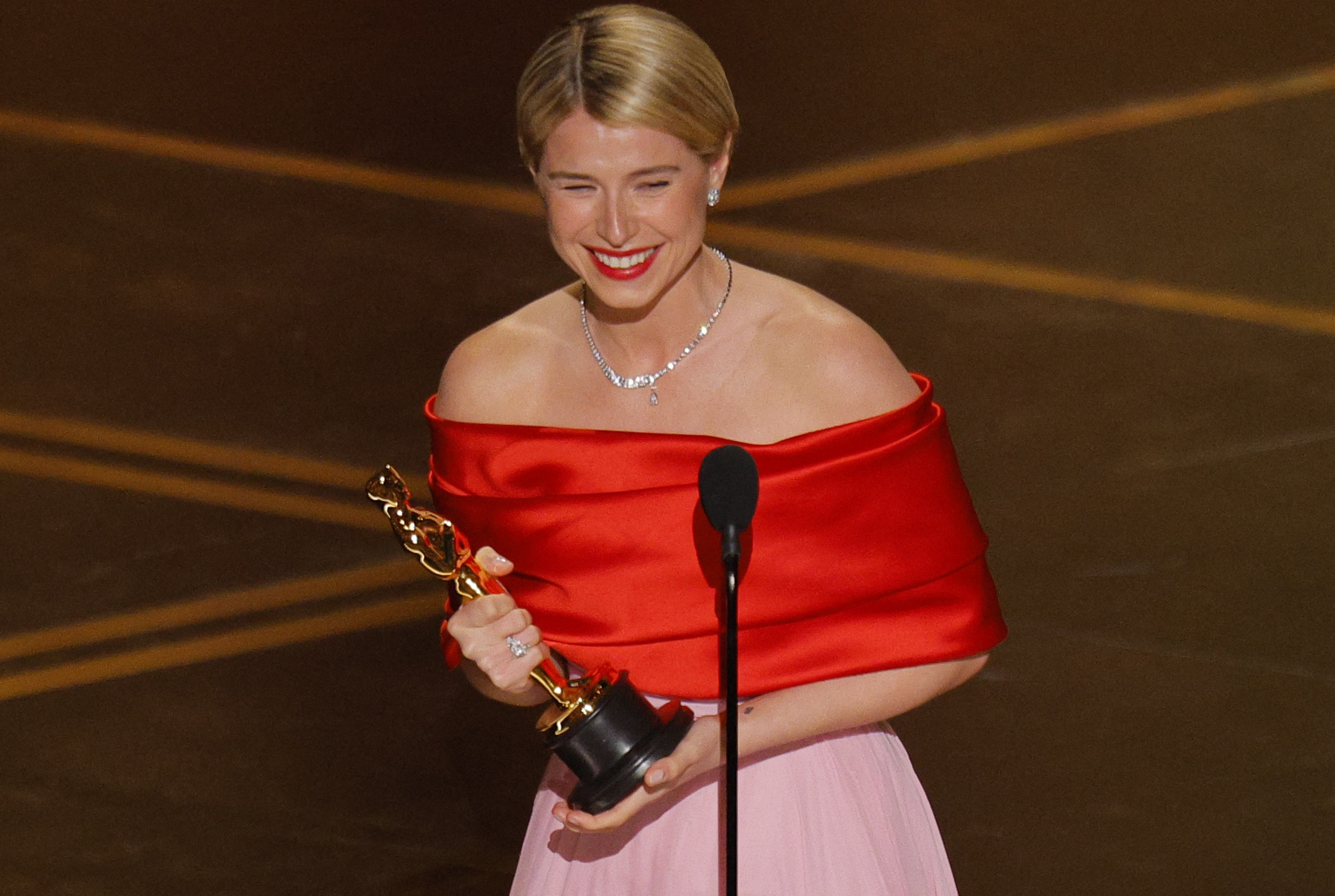 98th Academy Awards – Oscars Show – Hollywood Jessie Buckley accepts the Oscar for Best Actress for
