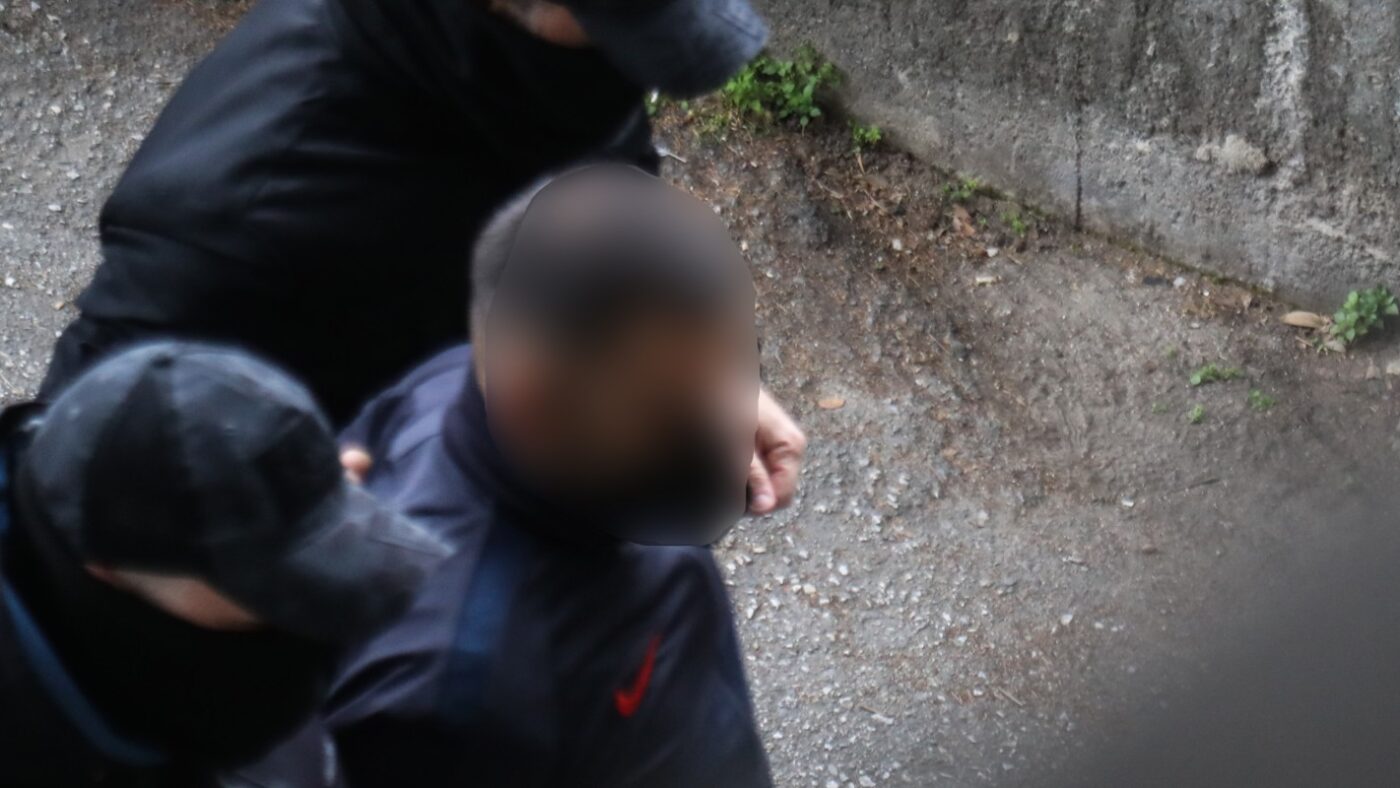 Απολογία στον ανακριτή του 23χρονου που κατηγορείται για τη δολοφονία 20χρονου στην περιοχή της Καλαμαριάς