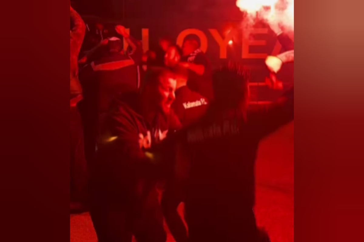 Παράνοια στην Καλαμάτα για την άνοδο στη Super League: Οπαδοί περίμεναν την αποστολή στα Μέγαρα