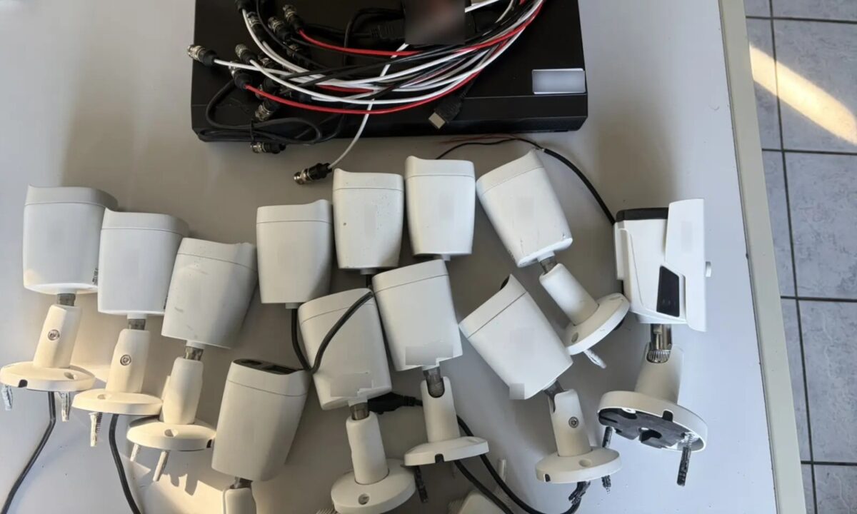 Βίντεο από την επιχείρηση της ΕΛΑΣ σε Ζεφύρι και Αχαρνές για ρευματοκλοπές – Ξηλώθηκαν 1.500 μέτρα καλωδίων