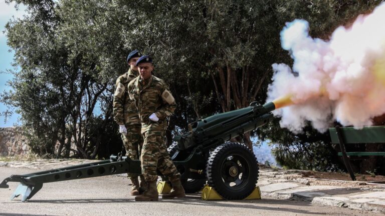 Κανονιοβολισμοί στον Λυκαβηττό