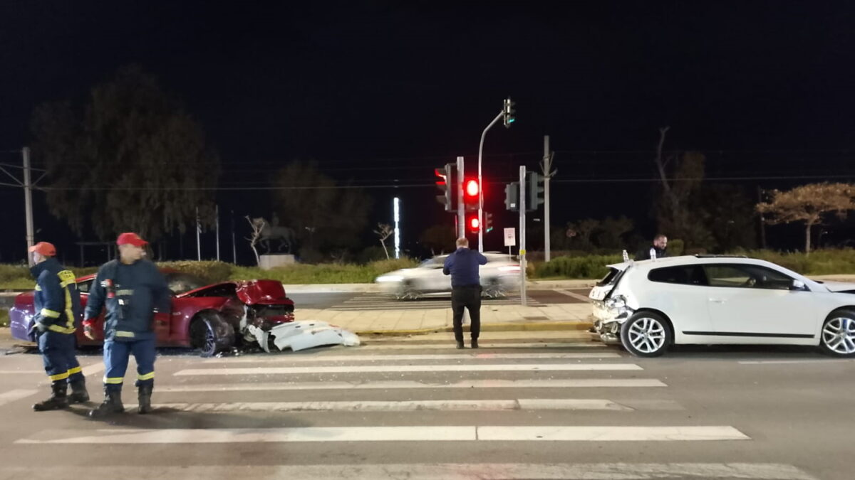 Καραμπόλα στην Ποσειδώνος