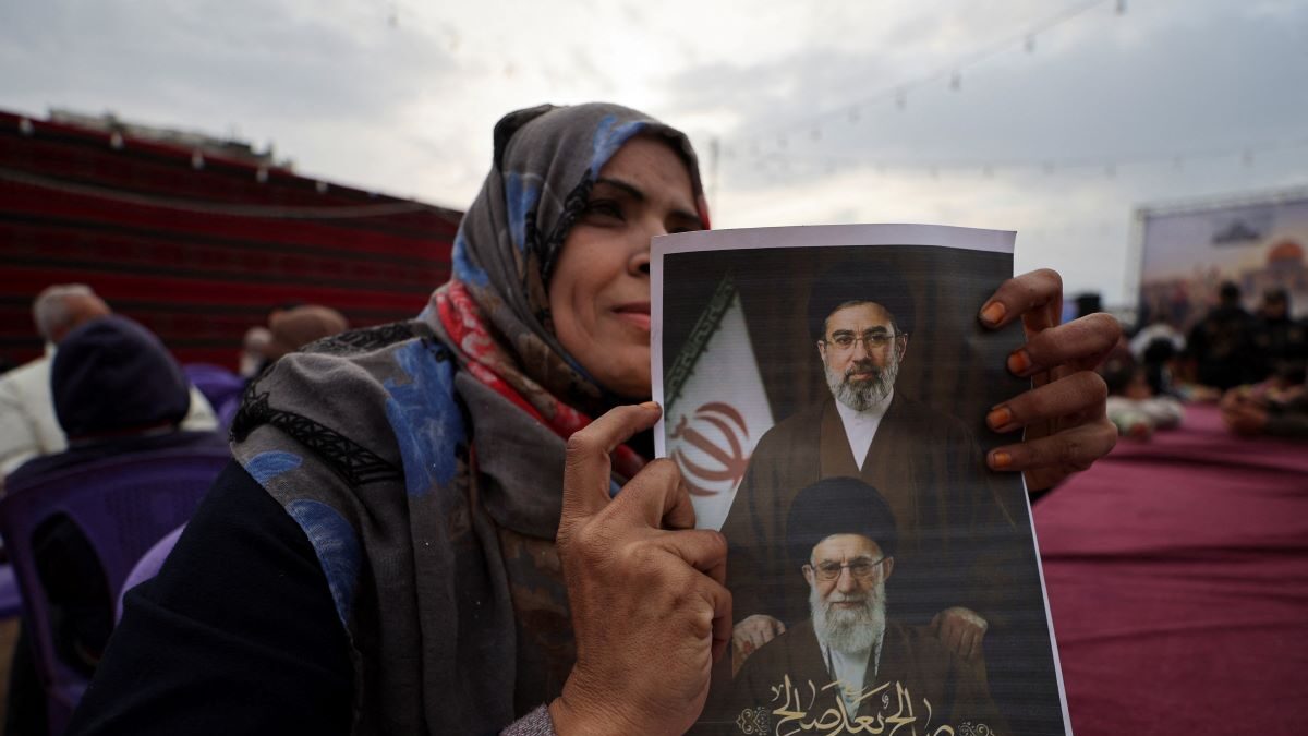 Ο πατέρας και ο γιος Χαμενεΐ