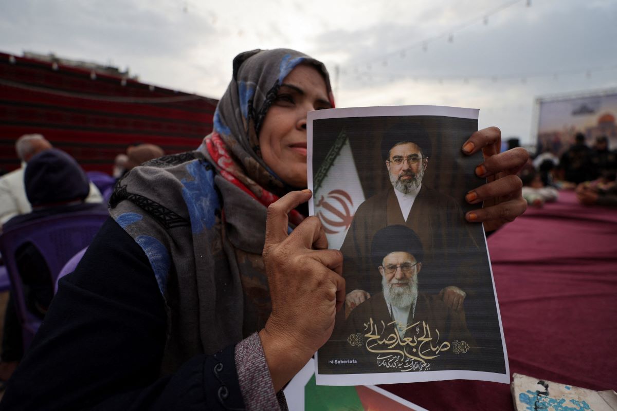 Ο πατέρας και ο γιος Χαμενεΐ