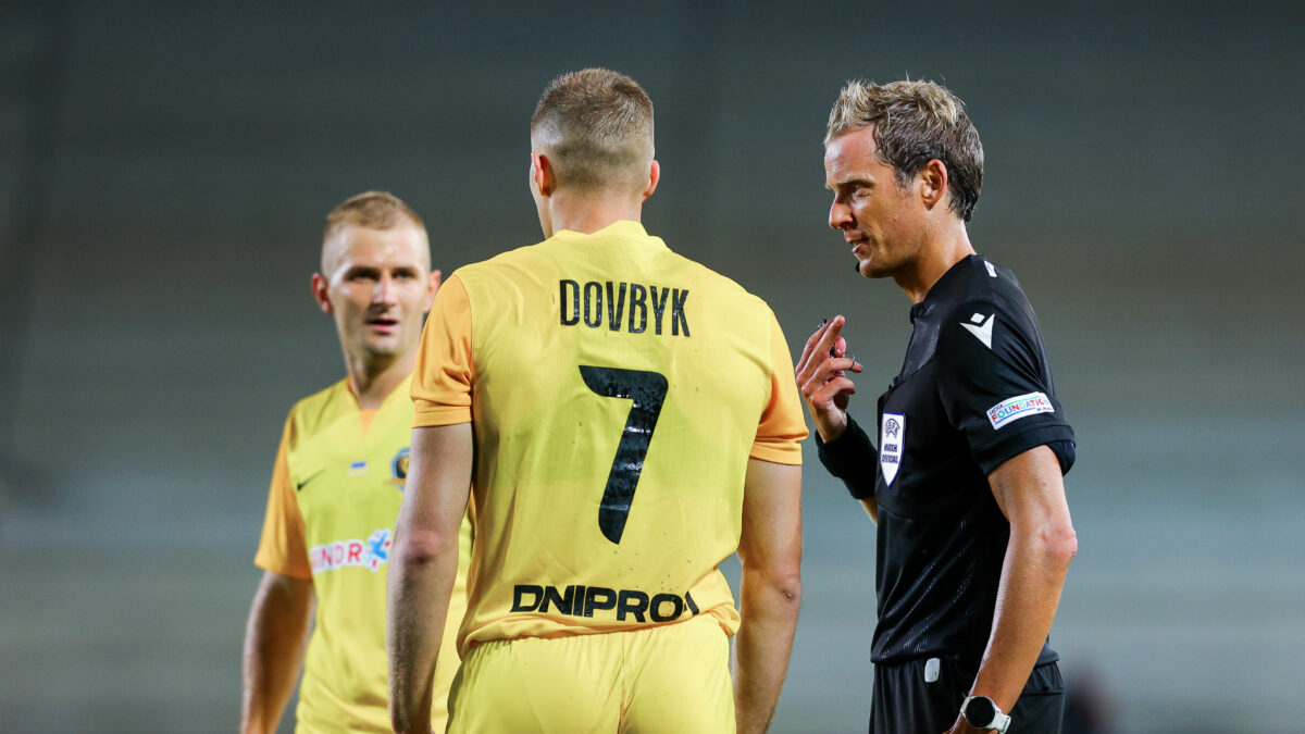 Ο διαιτητής Κίφι