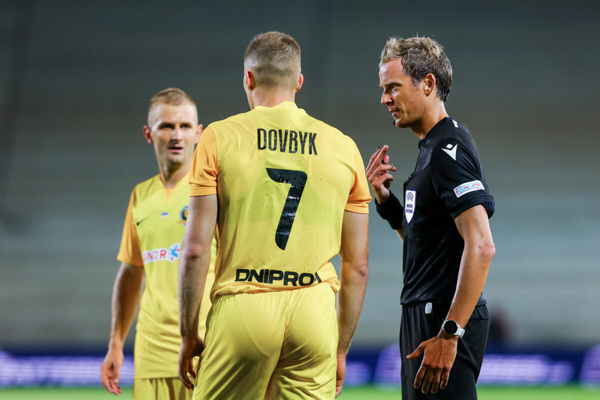 Ο διαιτητής Κίφι