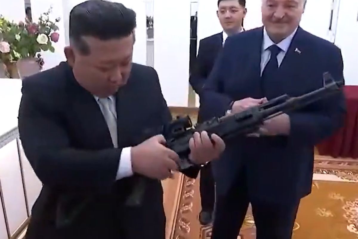 Ο Κιμ Γιονγκ Ουν και το τουφέκι