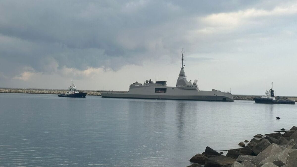 Η φρεγάτα «Κίμων» δεμένη στο λιμάνι της Λεμεσού