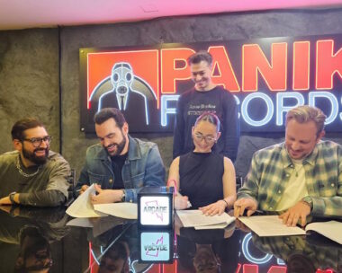 H Klavdia, οι Arcade και τα στελέχη της εταιρείας