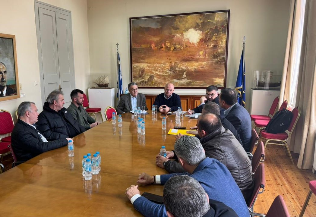 Σύσκεψη με εκπροσώπους τοπικών αρχών και παραγωγικών τάξεων είχε στη Λέσβο ο Κώστας Τσιάρας