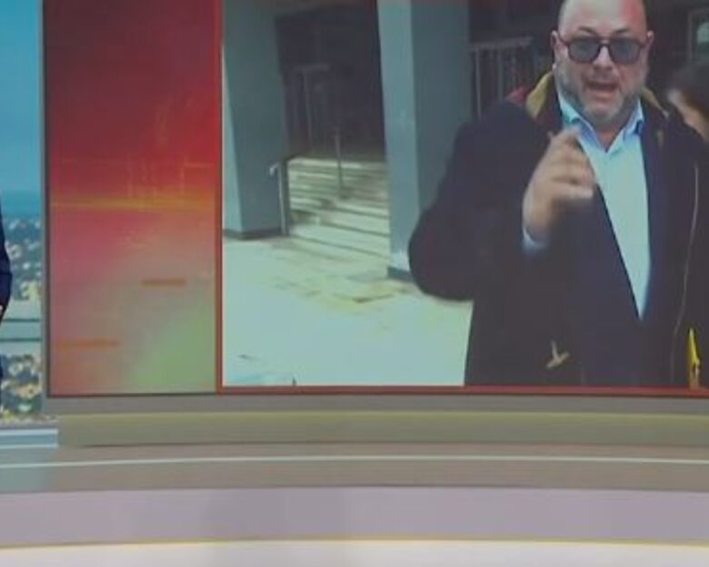 Live «επίθεση» του δικηγόρου Ανδρέα Θεοδωρόπουλου στον Πέτρο Κουσουλό: «Είσαι πολύ μικρός να με πιάνεις στο στόμα σου»