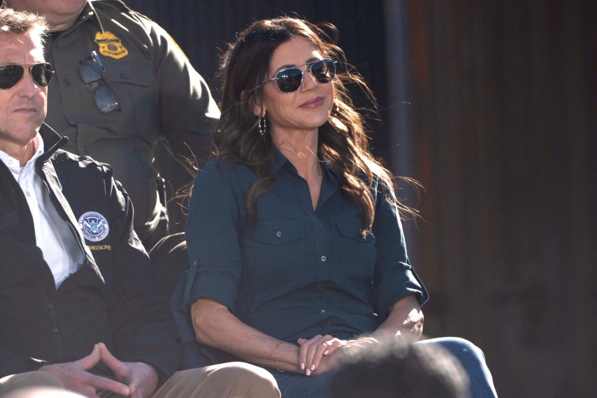 Η ισχυρή υπουργός Εσωτερικής Ασφάλειας των ΗΠΑ Κρίστι Νόεμ