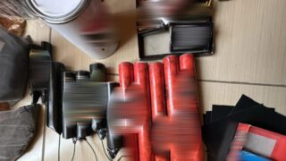 Άγιος Δημήτριος: Σε εργαστήριο εκρηκτικών είχε μετατρέψει το παιδικό δωμάτιο ανήλικος – Βρέθηκαν πάνω από 6.500 κροτίδες