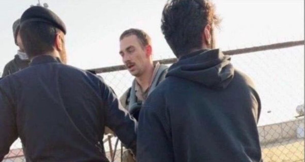 Πιλότος μετά τη συντριβή στο Κουβέιτ