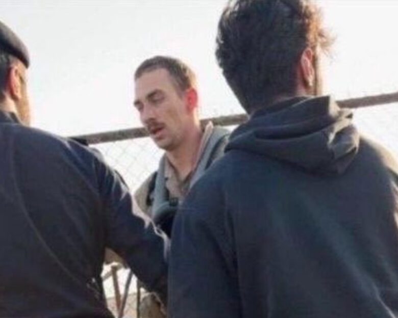 Πιλότος μετά τη συντριβή στο Κουβέιτ