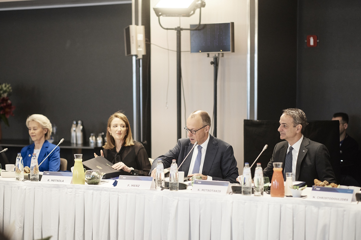 Από αριστερά, Ούρσουλα Φον Ντερ Λάιεν, Κάγια Κάλλας, Φρίντριχ Μερτς και Κυριάκος Μητσοτάκης