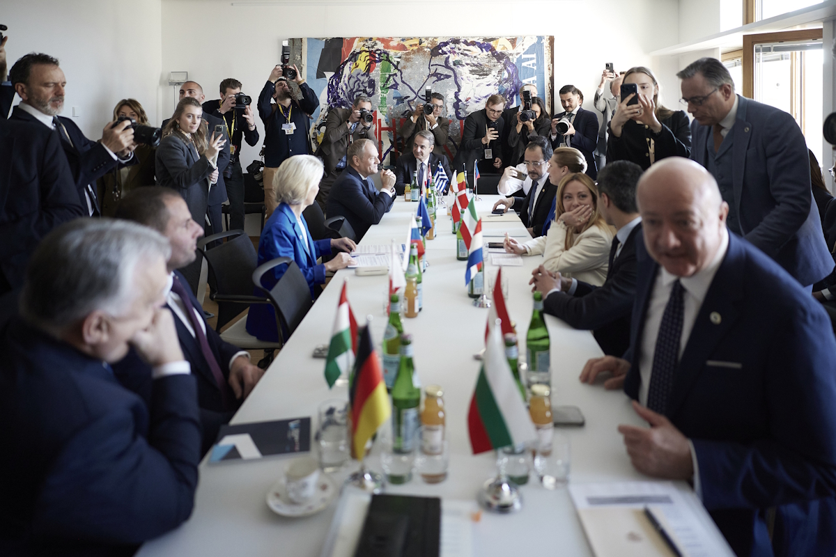 Ο Έλληνας πρωθυπουργός και οι άλλοι Ευρωπαίοι ηγέτες και υψηλόβαθμοι αξιωματούχοι στη διάρκεια των εργασιών του Ευρωπαϊκού Συμβουλίου