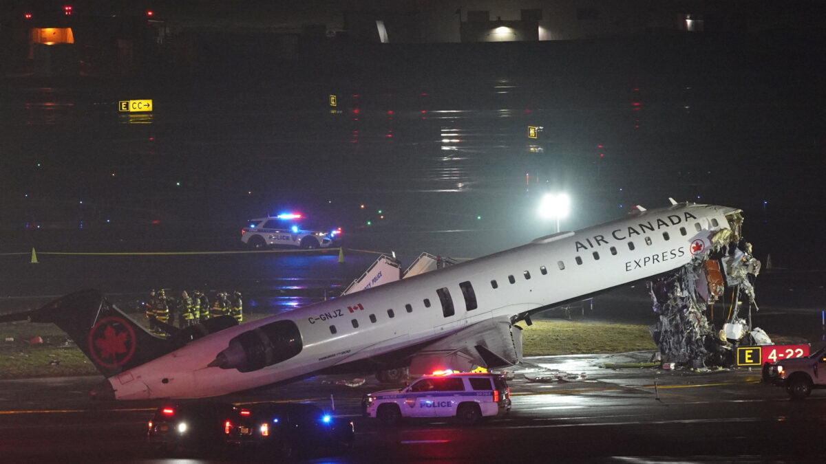 Μεγάλες οι ζημιές στο αεροπλάνο