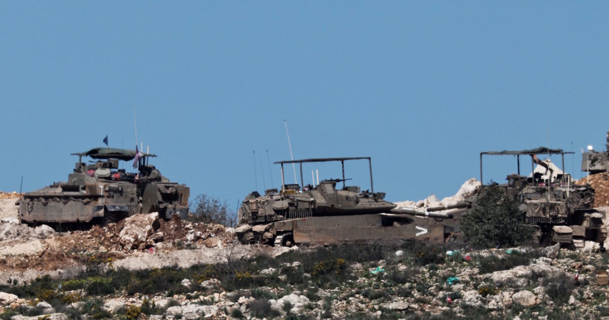 Ισραηλινά τεθωρακισμένα οχήματα στον νότιο Λίβανο