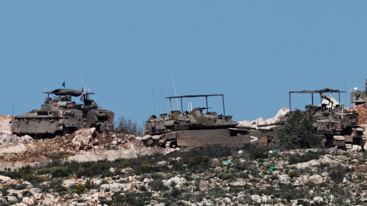 Ισραηλινά τεθωρακισμένα οχήματα στον νότιο Λίβανο