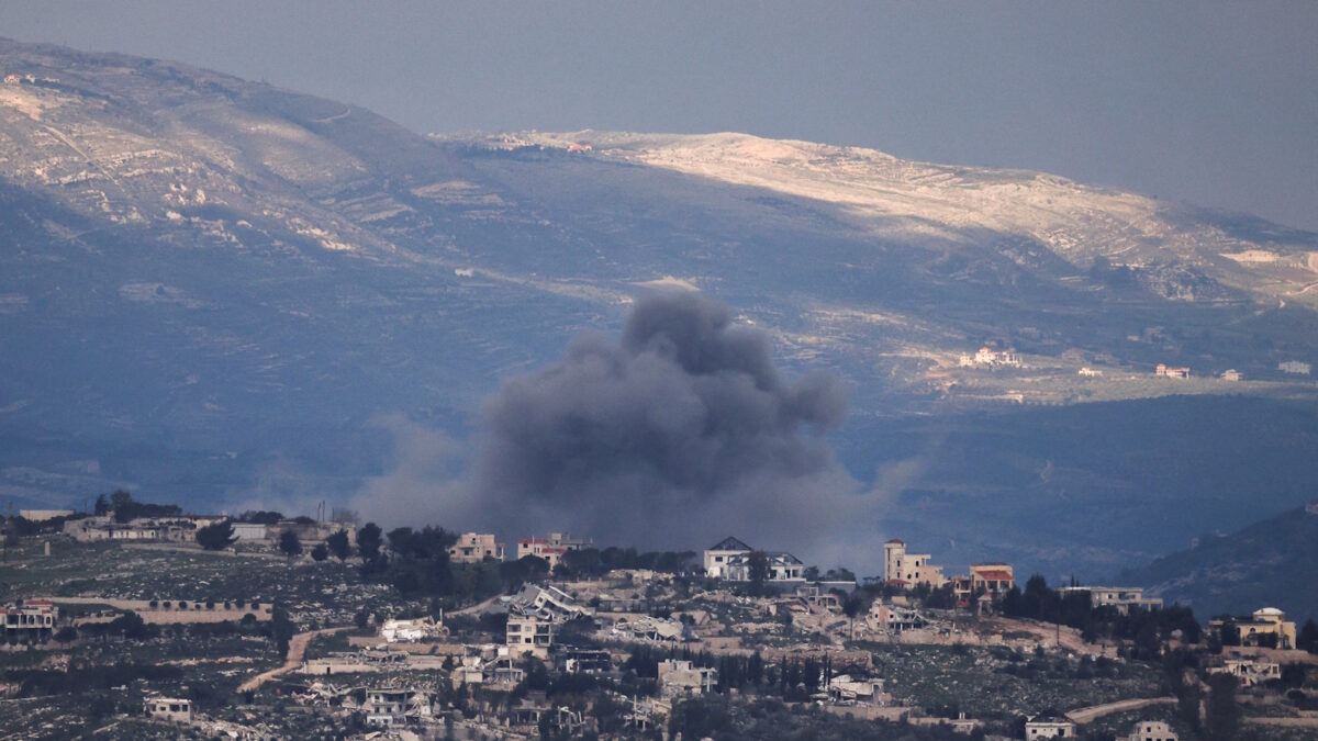Καπνός μετά από ισραηλινή επίθεση στον Λίβανο