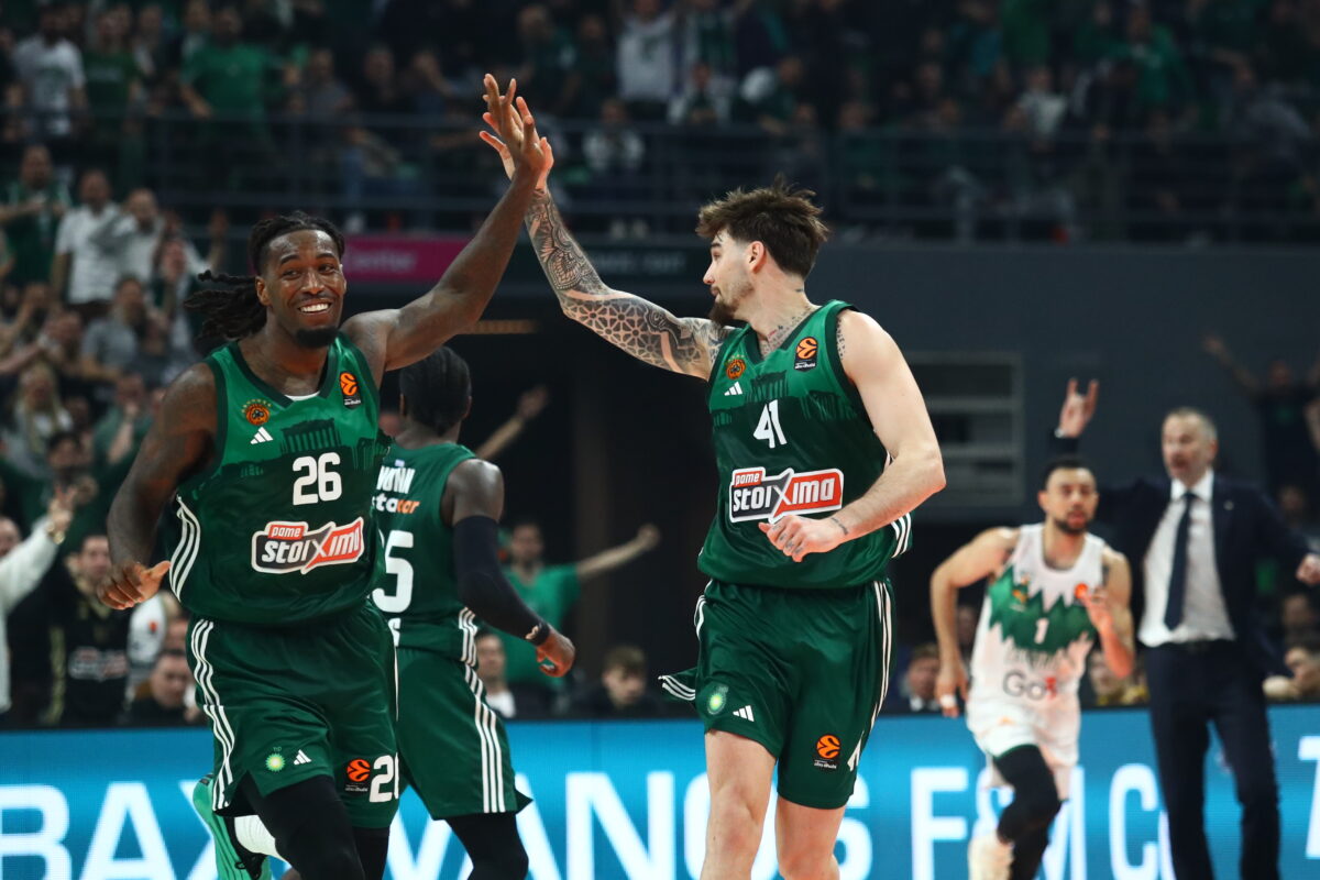 Ο Χουάντσο με τον Λεσόρ πανηγυρίζουν στο Παναθηναϊκός - Ζαλγκίρις (ΜΑΡΚΟΣ ΧΟΥΖΟΥΡΗΣ