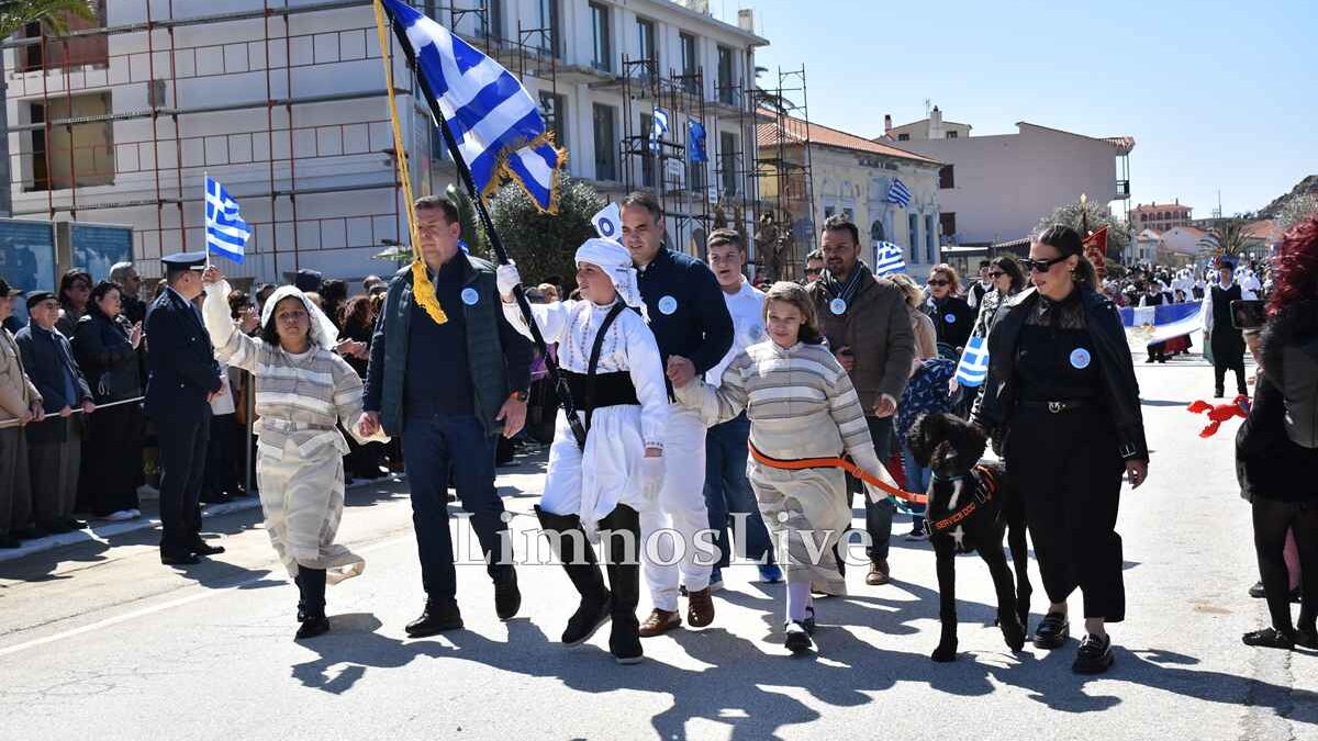 Παρέλαση για την 25η Μαρτίου στη Λήμνο