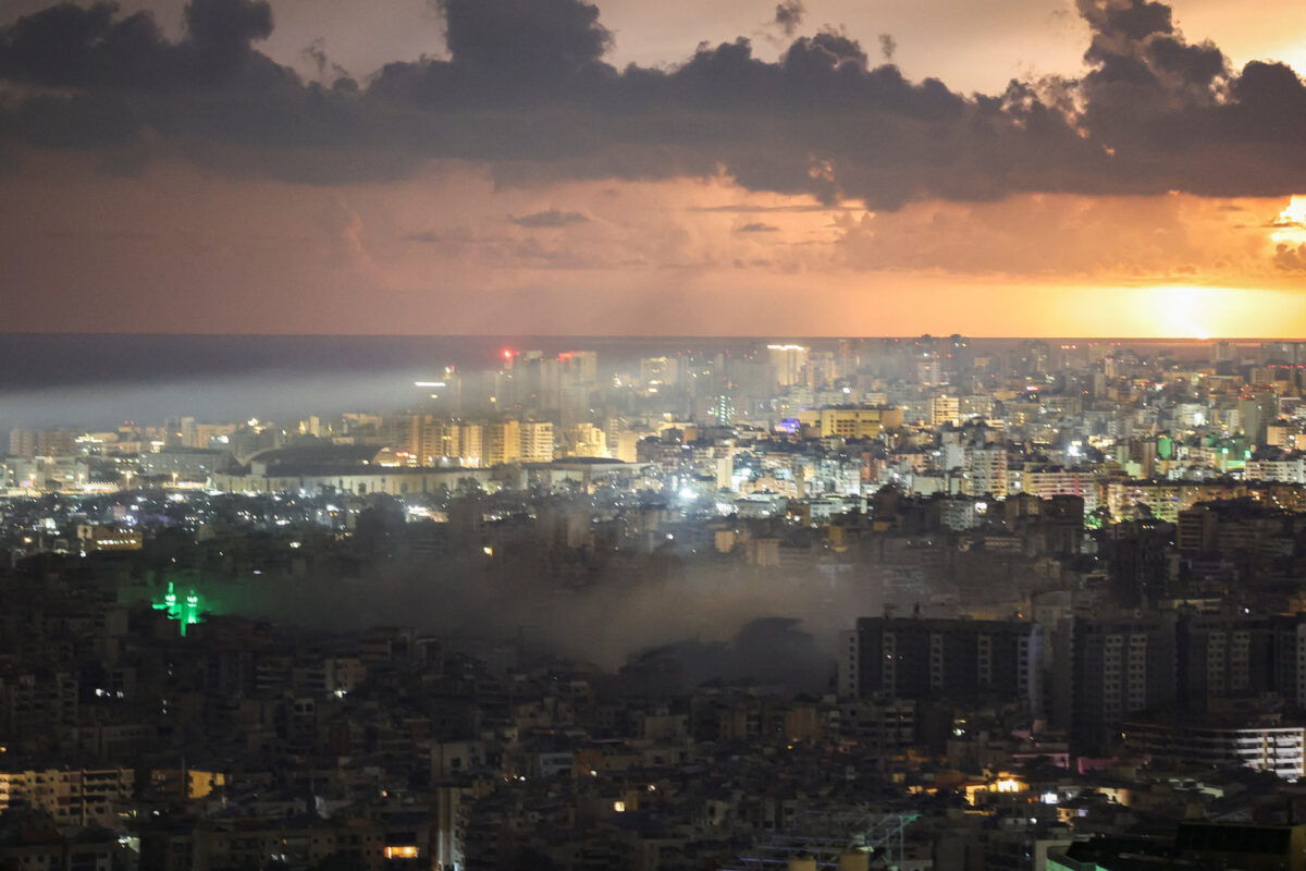 Επίθεση με drone σε δεξαμενή καύσιμων στο αεροδρόμιο του Κουβέιτ – Ιρανικές βόμβες διασποράς χτύπησαν το Ισραήλ – Εκρήξεις σε Τεχεράνη και Βηρυτό