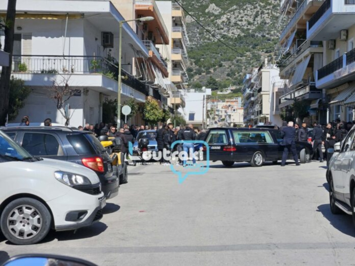 Κηδεία 17χρονου στο Λουτράκι