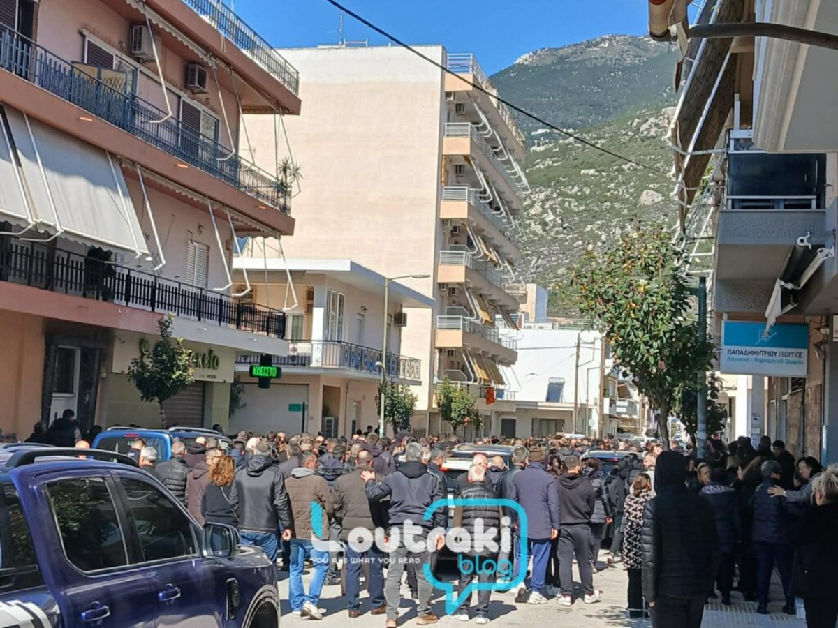 Κηδεία 17χρονου στο Λουτράκι