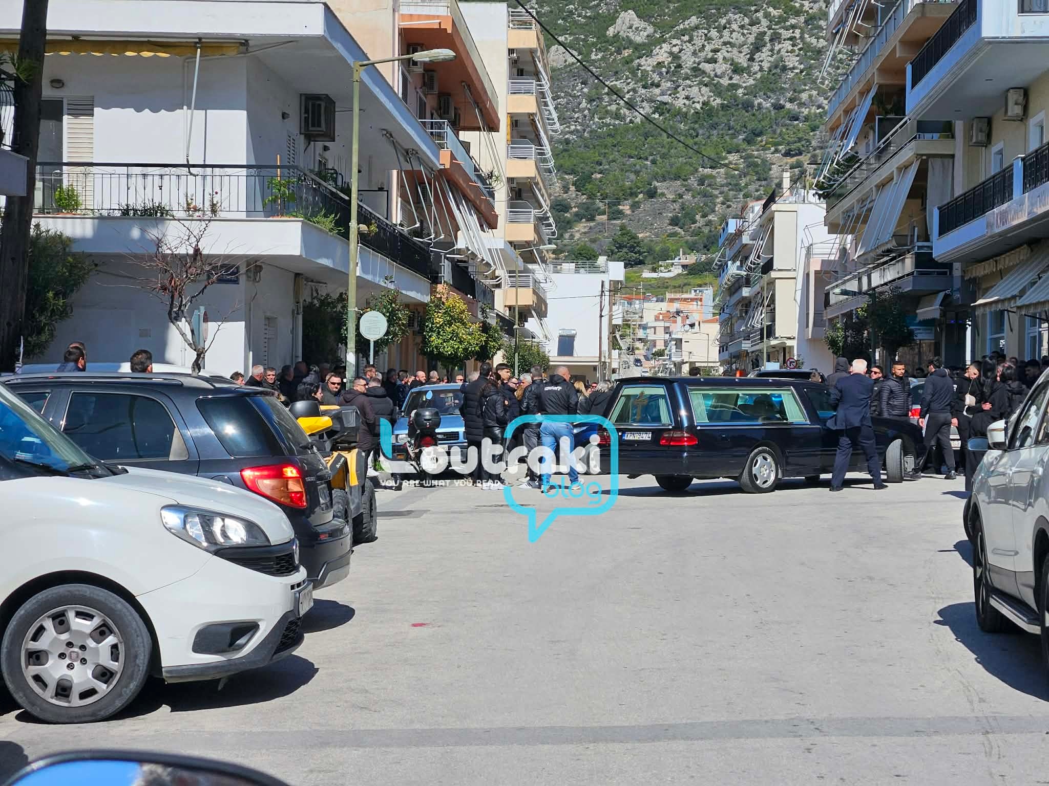 Κηδεία 17χρονου στο Λουτράκι