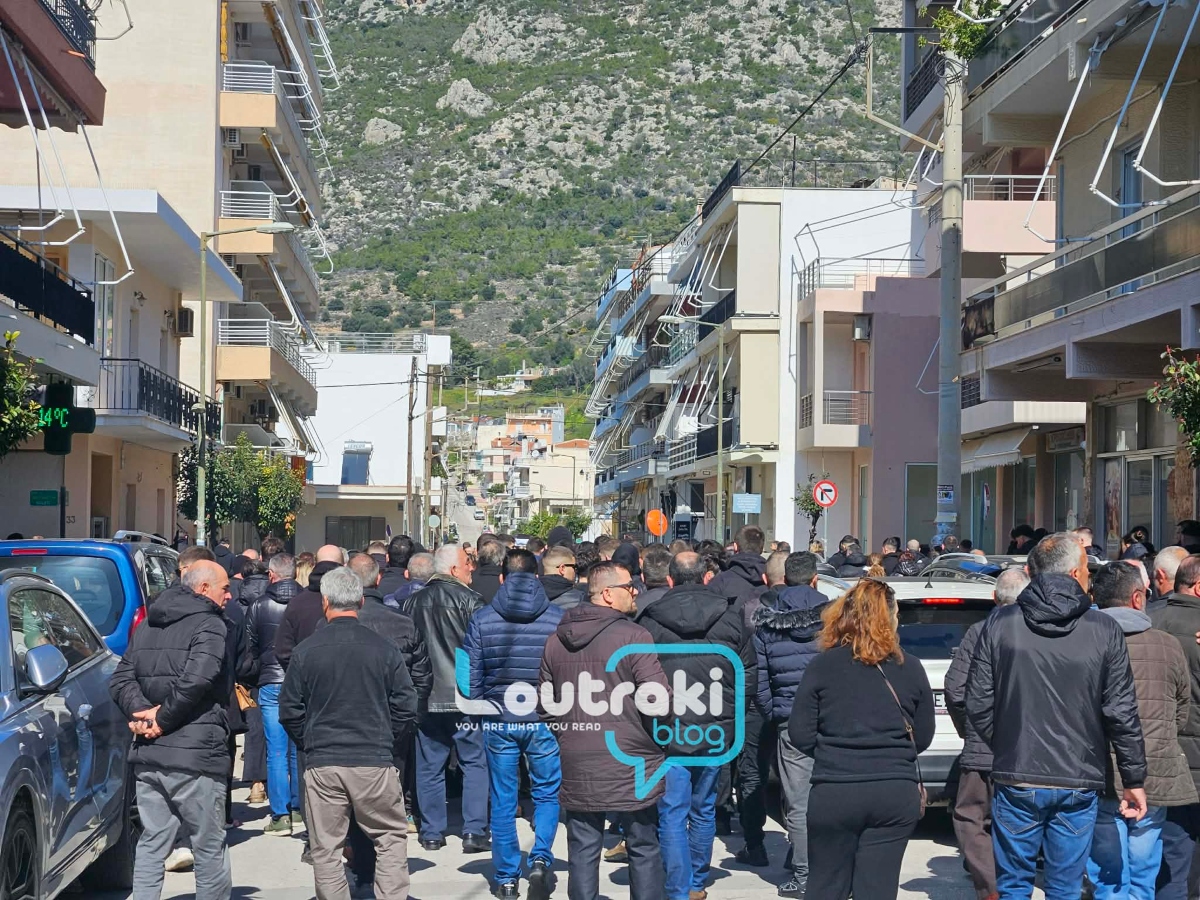 Κηδεία 17χρονου στο Λουτράκι